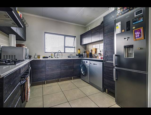 2 BEDROOM APARTMENT FOR SALE IN GREENSTONE CREST